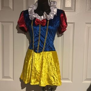 Cute Snow White costume